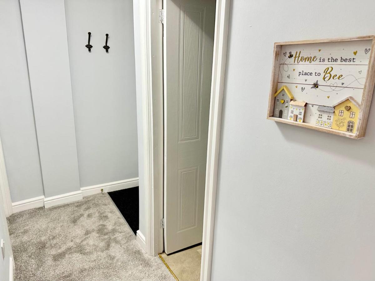Comfortable City Apartment Дарби Екстериор снимка